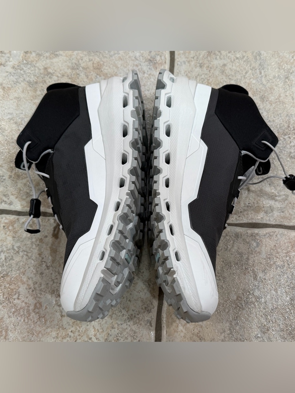 On Cloudhero Mid Waterproof Shoes Youth Sz 5 Y - Picture 2 of 11